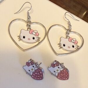 Hello Kitty adult pierced earrings (2 pr)